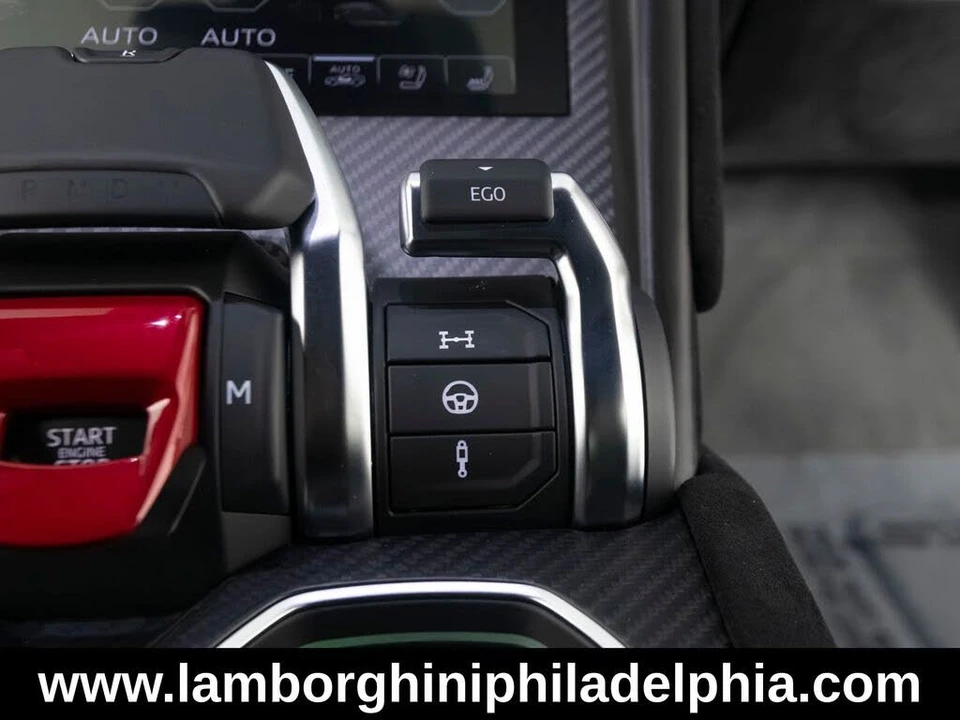 2024 Lamborghini Urus Performante - Image 30 of 31
