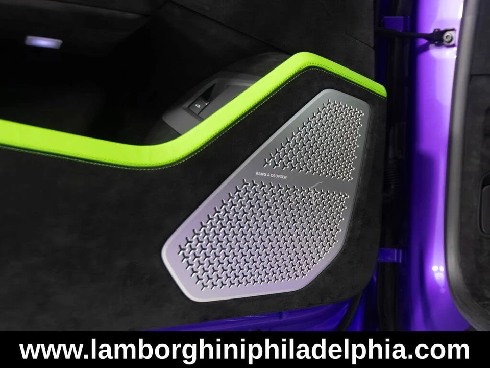 2024 Lamborghini Urus Performante - Image 11 of 31