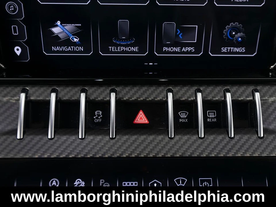 2024 Lamborghini Urus Performante - Image 26 of 31