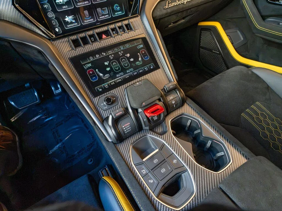 2024 Lamborghini Urus Performante - Image 21 of 31
