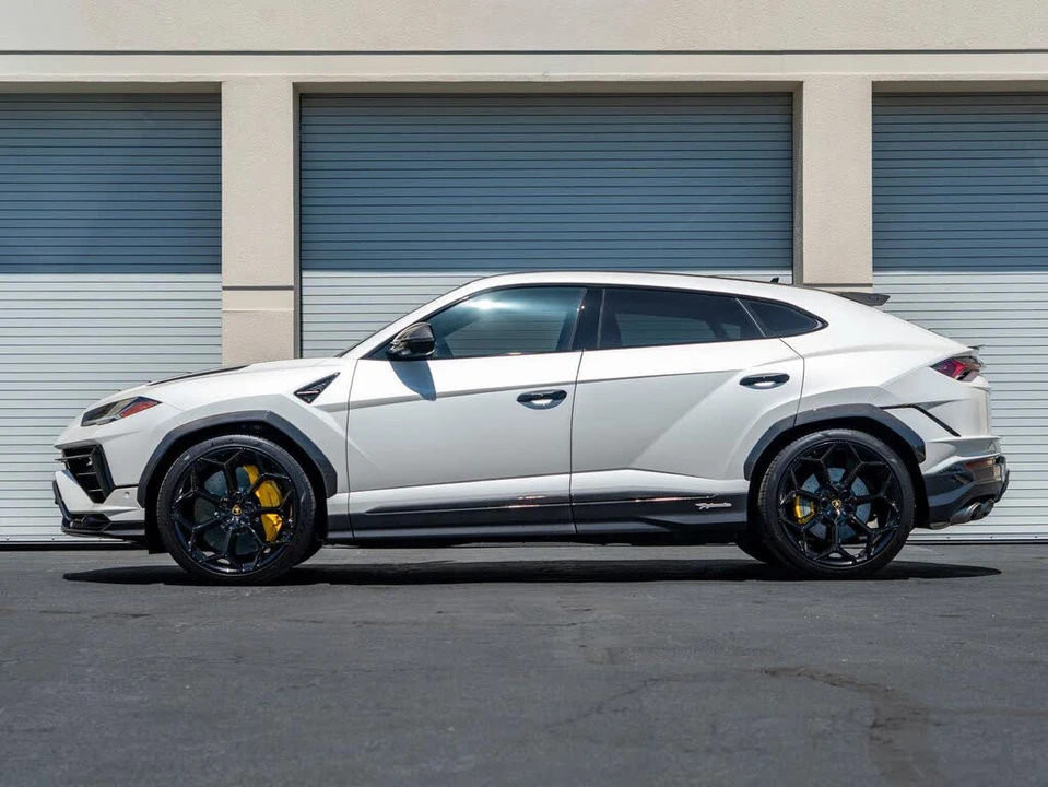 2024 Lamborghini Urus Performante - Image 12 of 31