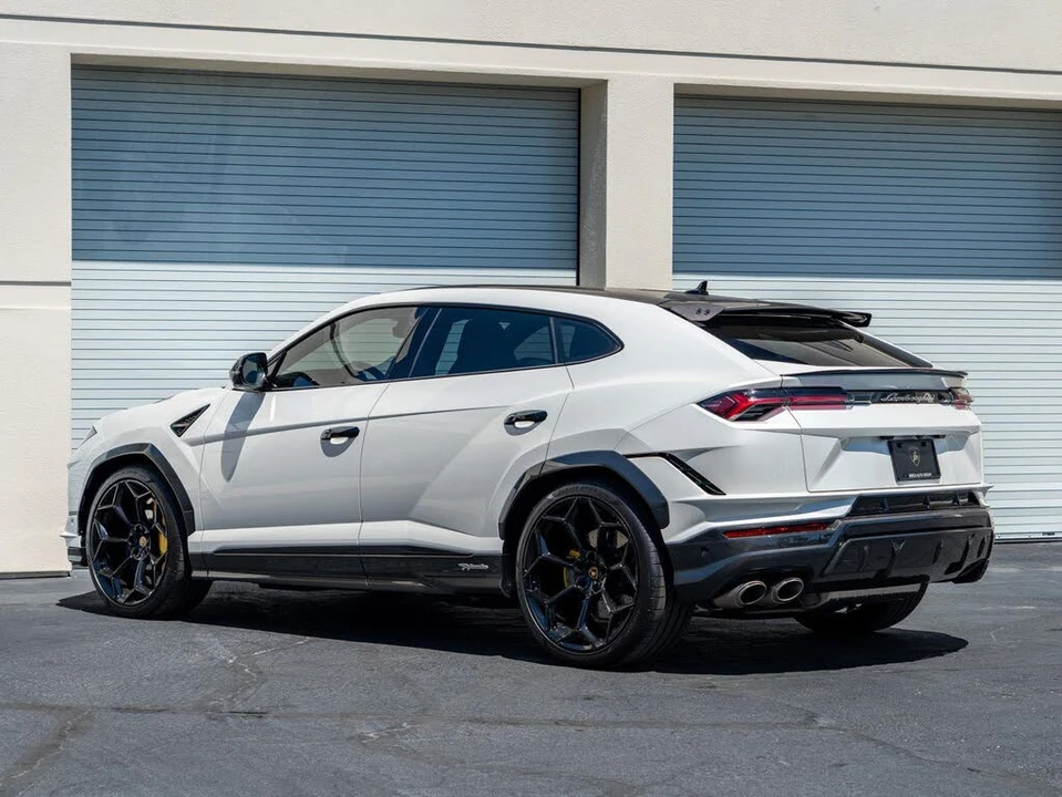 2024 Lamborghini Urus Performante - Image 10 of 31