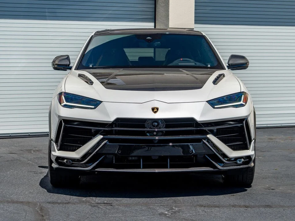 2024 Lamborghini Urus Performante - Image 2 of 31