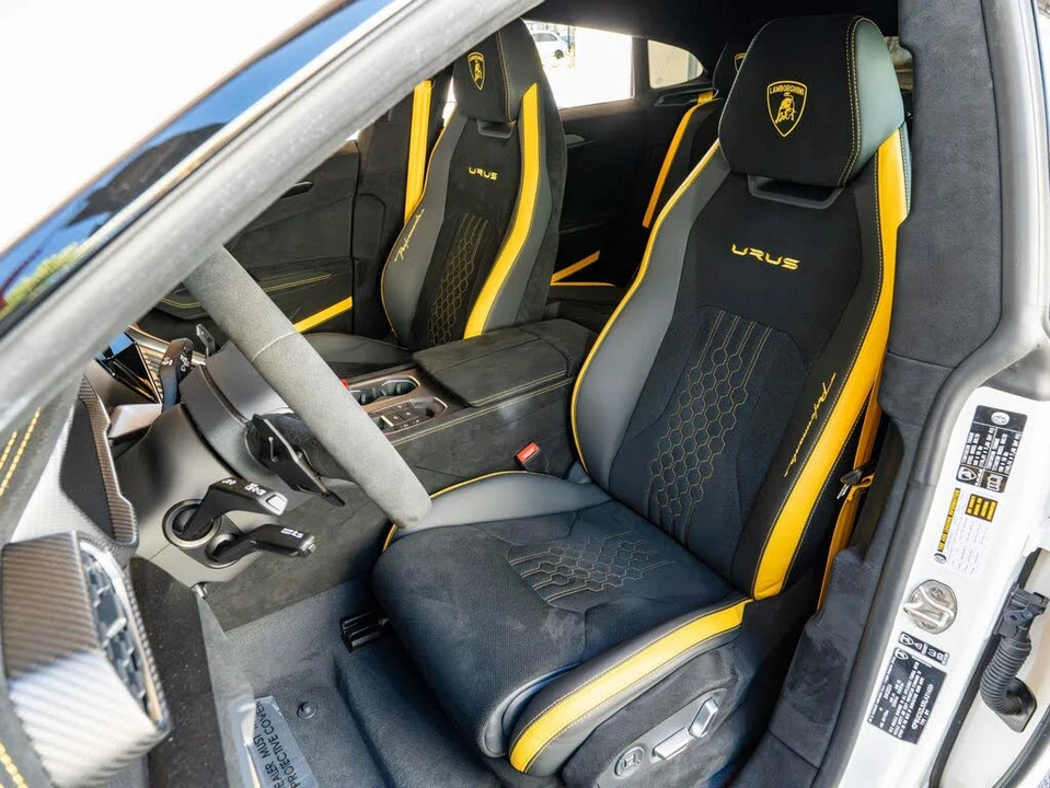 2024 Lamborghini Urus Performante - Image 19 of 31