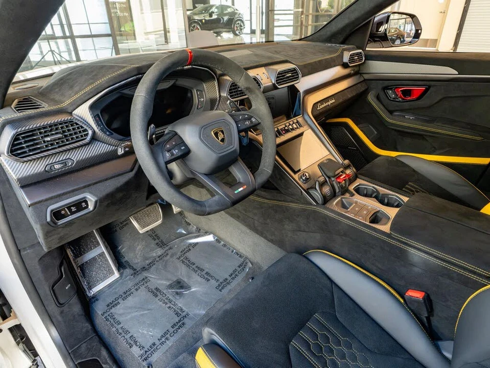 2024 Lamborghini Urus Performante - Image 15 of 31