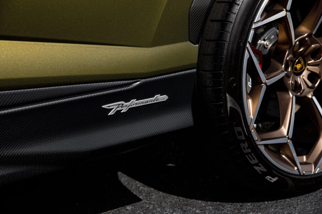 2024 Lamborghini Urus Performante - Image 22 of 31