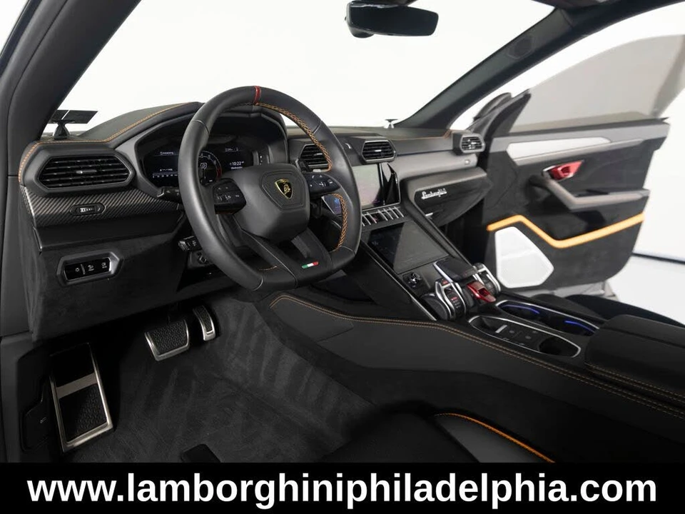 2024 Lamborghini Urus Performante - Image 15 of 31