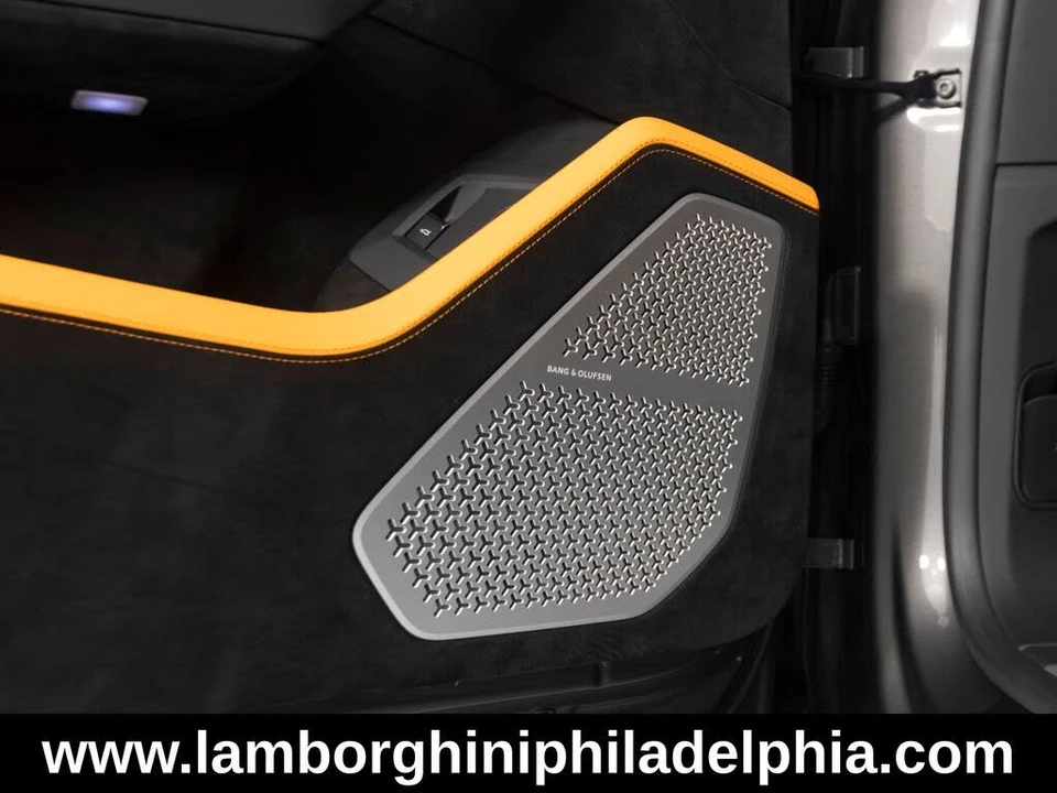 2024 Lamborghini Urus Performante - Image 11 of 31