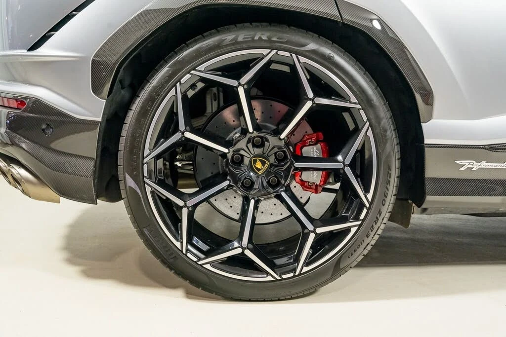 2024 Lamborghini Urus Performante - Image 15 of 31