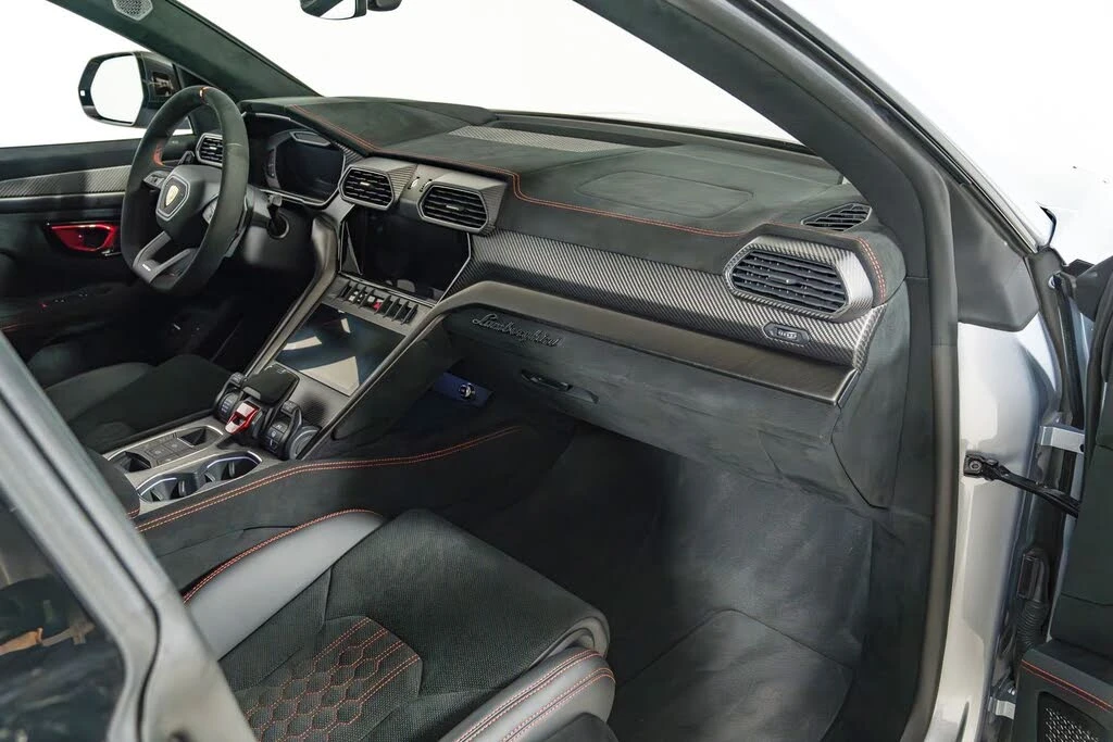 2024 Lamborghini Urus Performante - Image 30 of 31