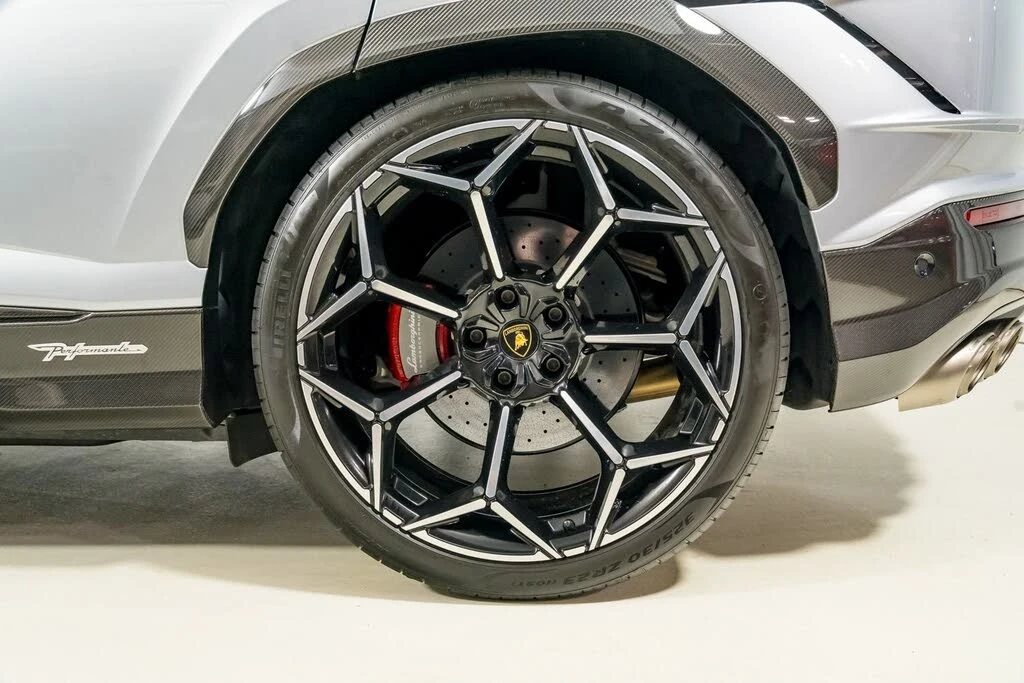 2024 Lamborghini Urus Performante - Image 13 of 31
