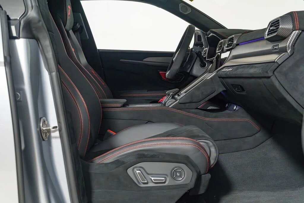 2024 Lamborghini Urus Performante - Image 28 of 31