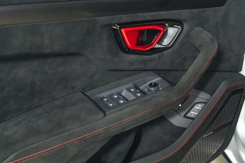 2024 Lamborghini Urus Performante - Image 22 of 31