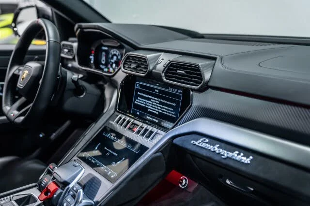 2024 Lamborghini Urus Performante - Image 14 of 31
