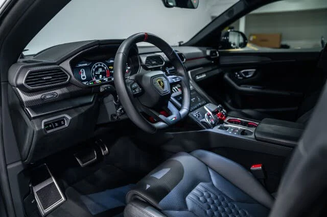 2024 Lamborghini Urus Performante - Image 10 of 31
