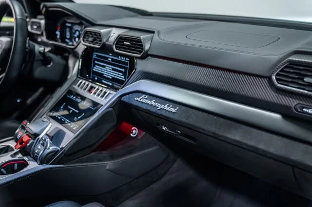 2024 Lamborghini Urus Performante - Image 22 of 31
