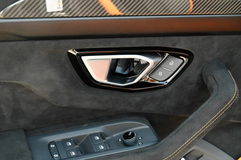 2024 Lamborghini Urus Performante - Image 20 of 31
