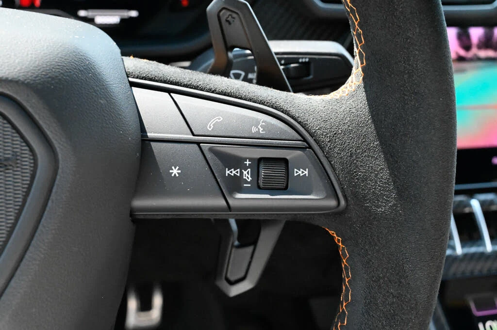 2024 Lamborghini Urus Performante - Image 25 of 31