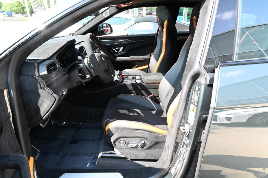 2024 Lamborghini Urus Performante - Image 17 of 31