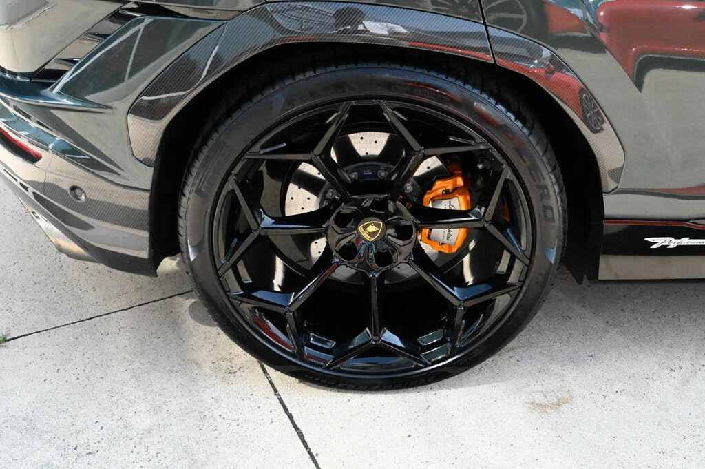 2024 Lamborghini Urus Performante - Image 11 of 31