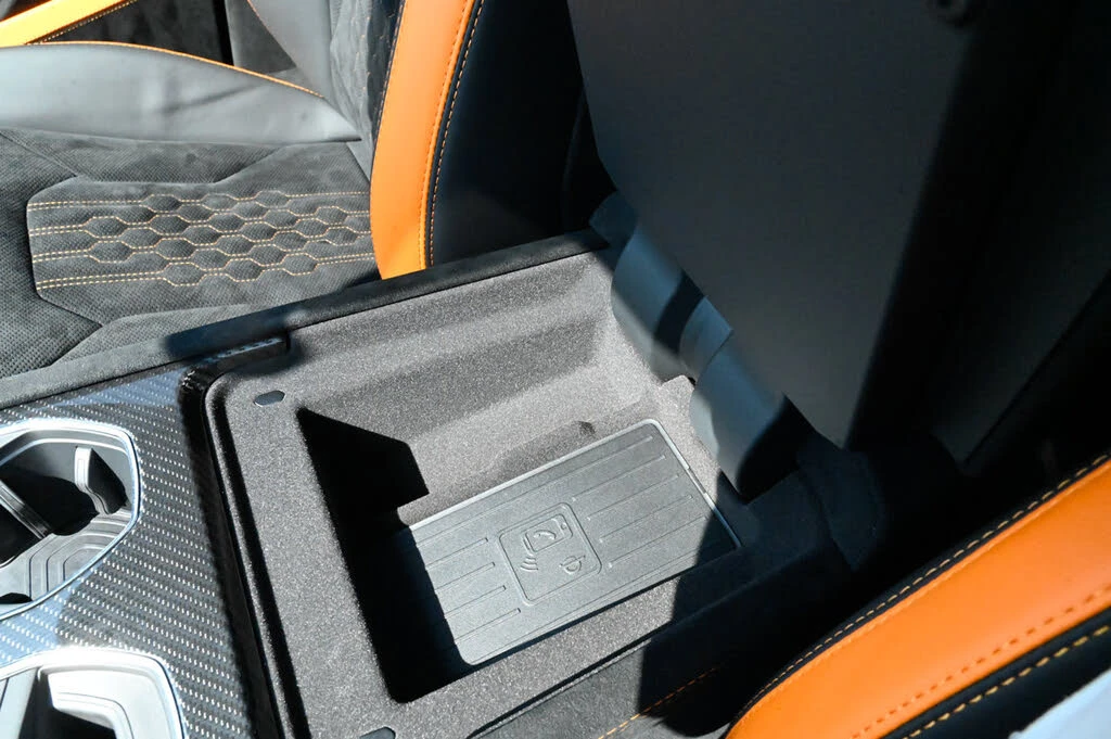 2024 Lamborghini Urus Performante - Image 29 of 31