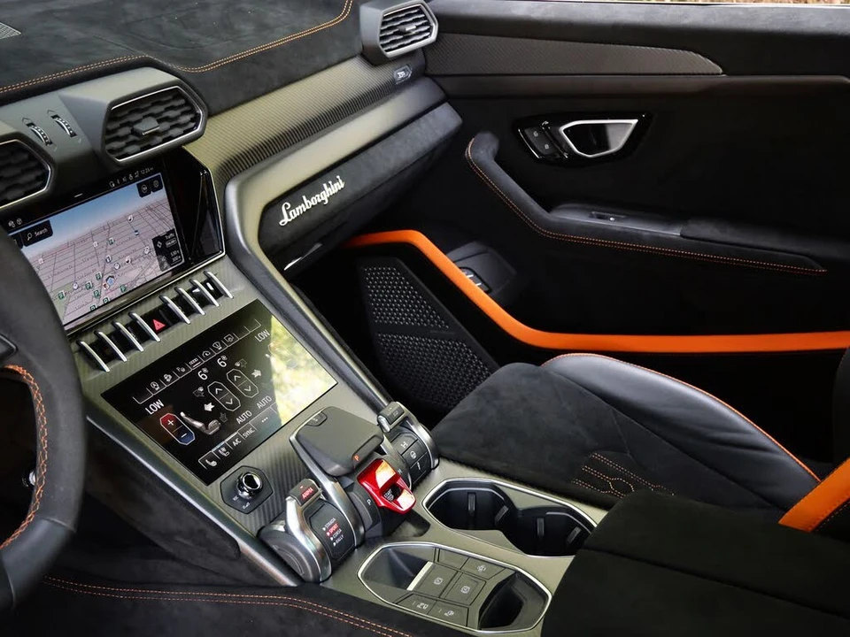 2024 Lamborghini Urus Performante - Image 13 of 31