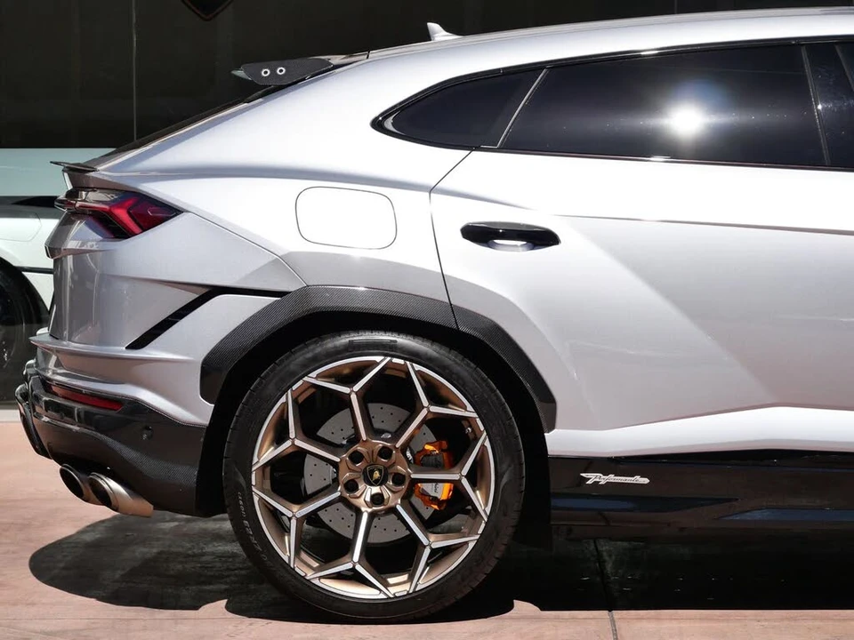 2024 Lamborghini Urus Performante - Image 12 of 31