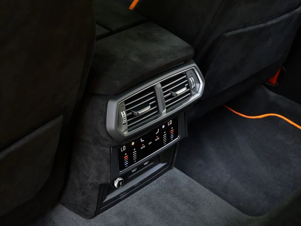 2024 Lamborghini Urus Performante - Image 21 of 31