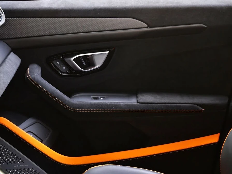 2024 Lamborghini Urus Performante - Image 14 of 31
