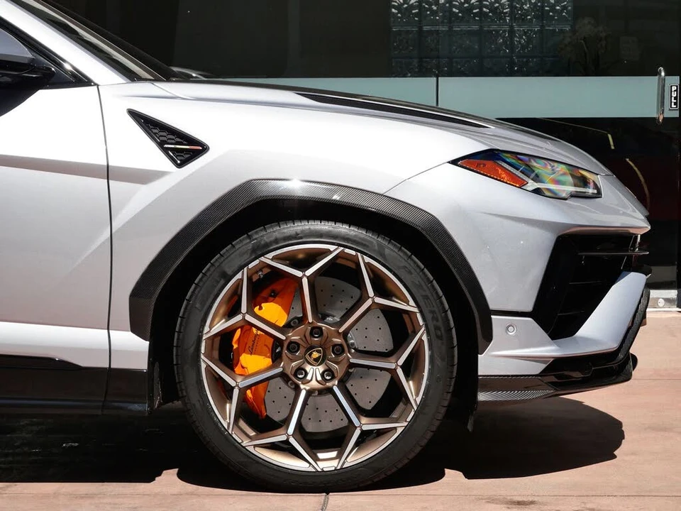 2024 Lamborghini Urus Performante - Image 9 of 31
