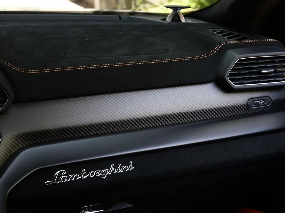 2024 Lamborghini Urus Performante - Image 22 of 31