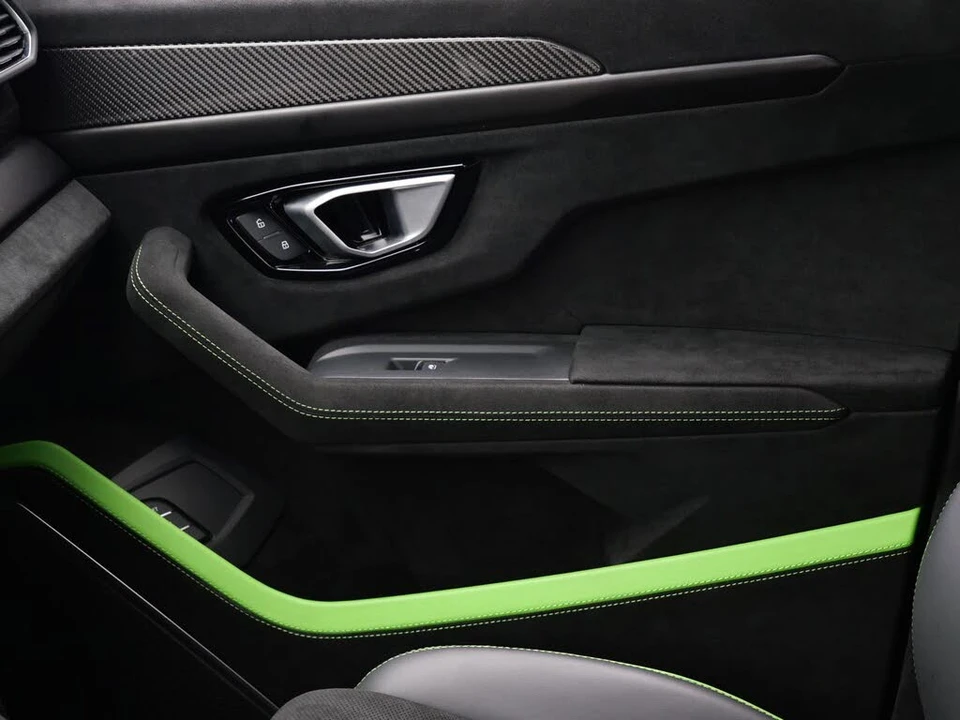 2024 Lamborghini Urus Performante - Image 14 of 31