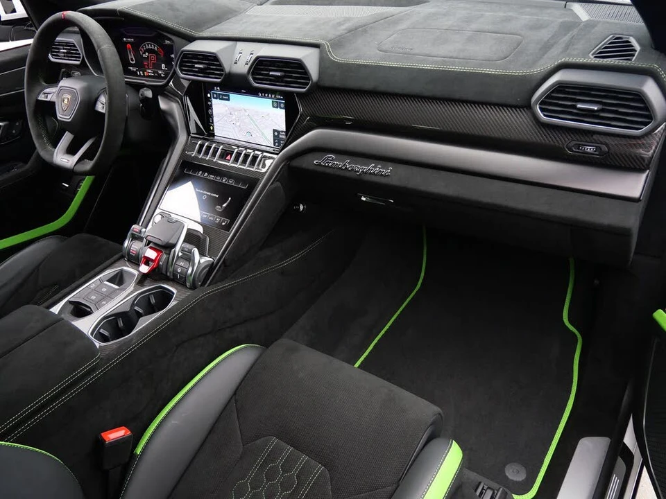 2024 Lamborghini Urus Performante - Image 22 of 31