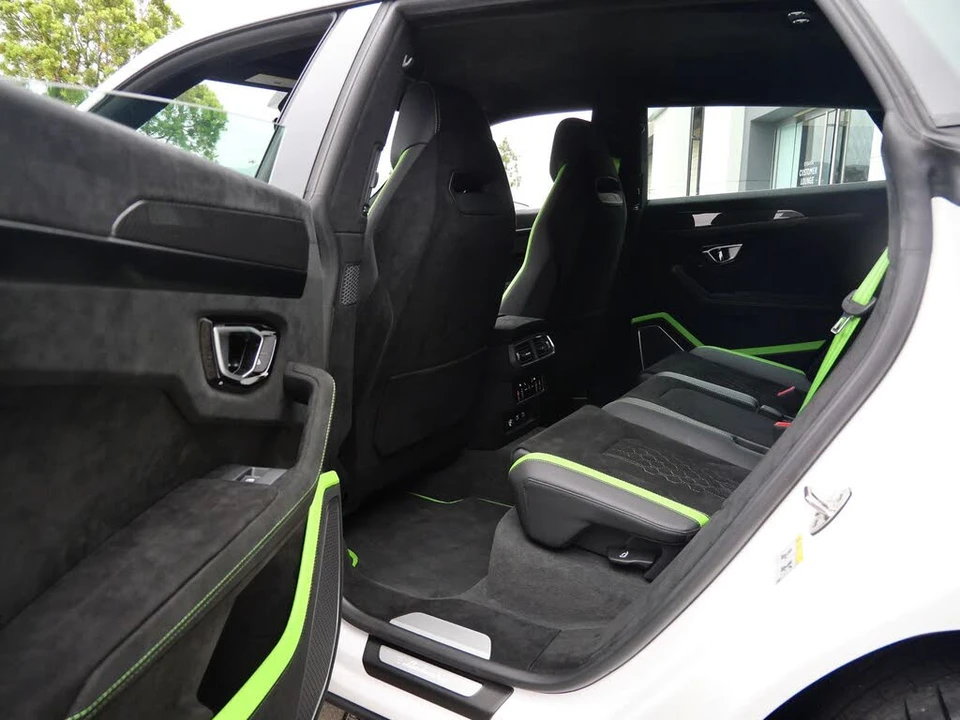 2024 Lamborghini Urus Performante - Image 19 of 31
