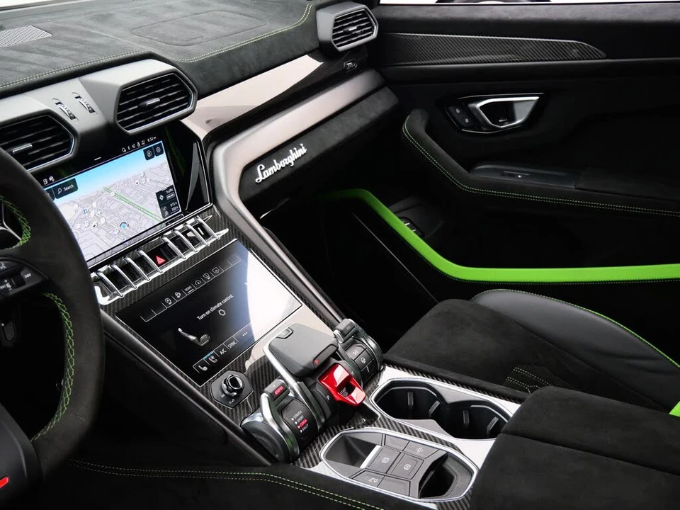 2024 Lamborghini Urus Performante - Image 13 of 31