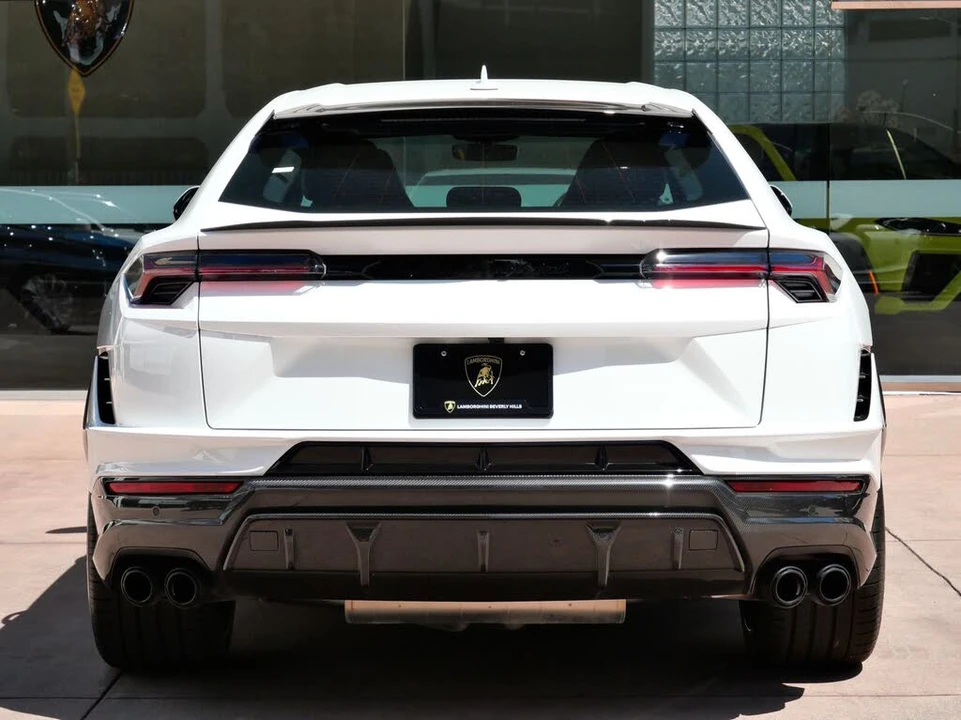 2024 Lamborghini Urus Performante - Image 4 of 31