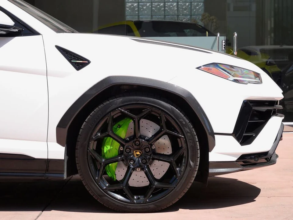 2024 Lamborghini Urus Performante - Image 9 of 31