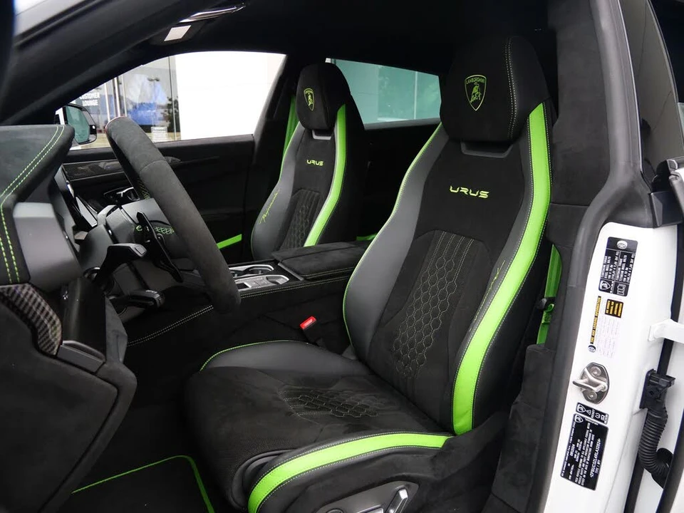 2024 Lamborghini Urus Performante - Image 17 of 31