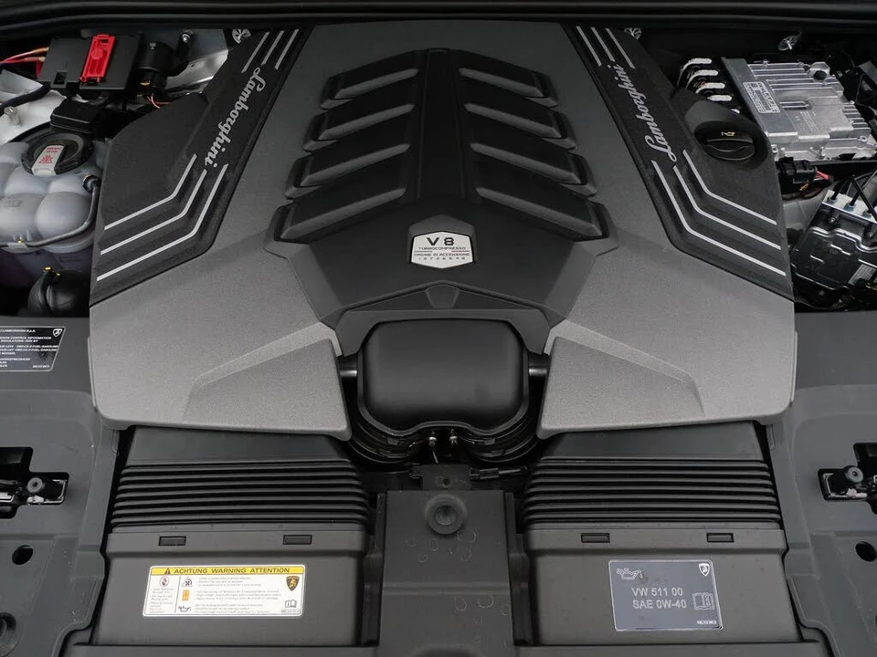 2024 Lamborghini Urus Performante - Image 10 of 31