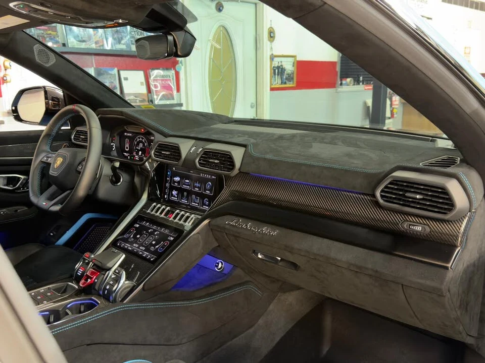 2024 Lamborghini Urus Performante - Image 30 of 31