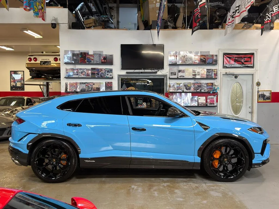 2024 Lamborghini Urus Performante - Image 5 of 31