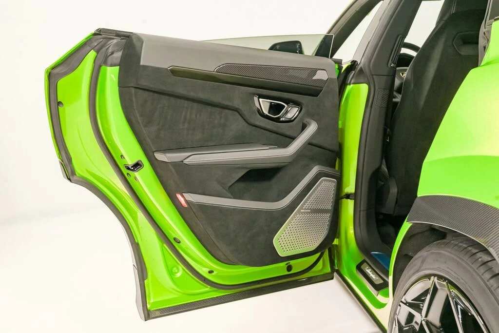 2024 Lamborghini Urus Performante - Image 24 of 31