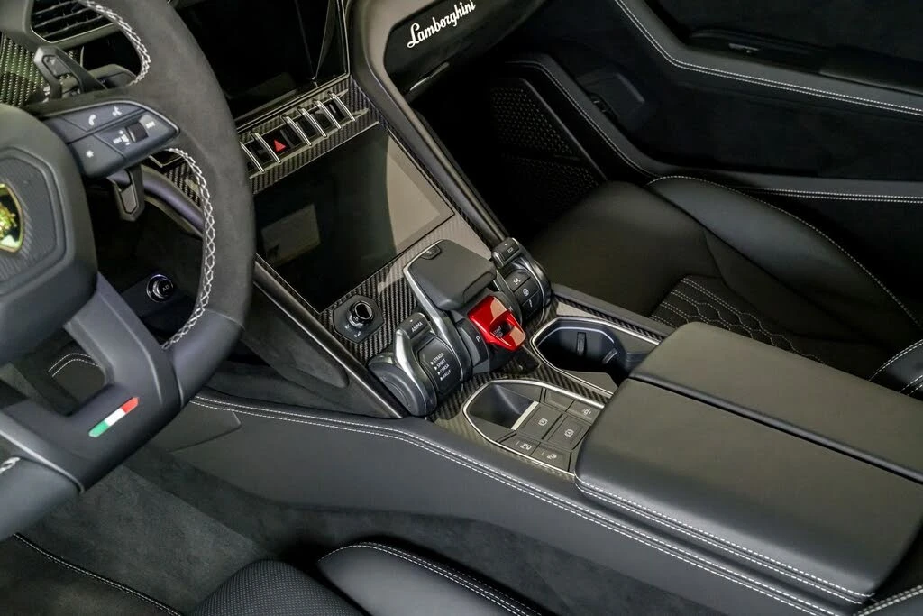 2024 Lamborghini Urus Performante - Image 21 of 31