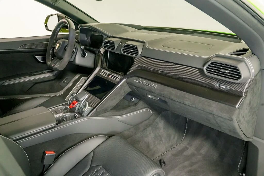 2024 Lamborghini Urus Performante - Image 29 of 31