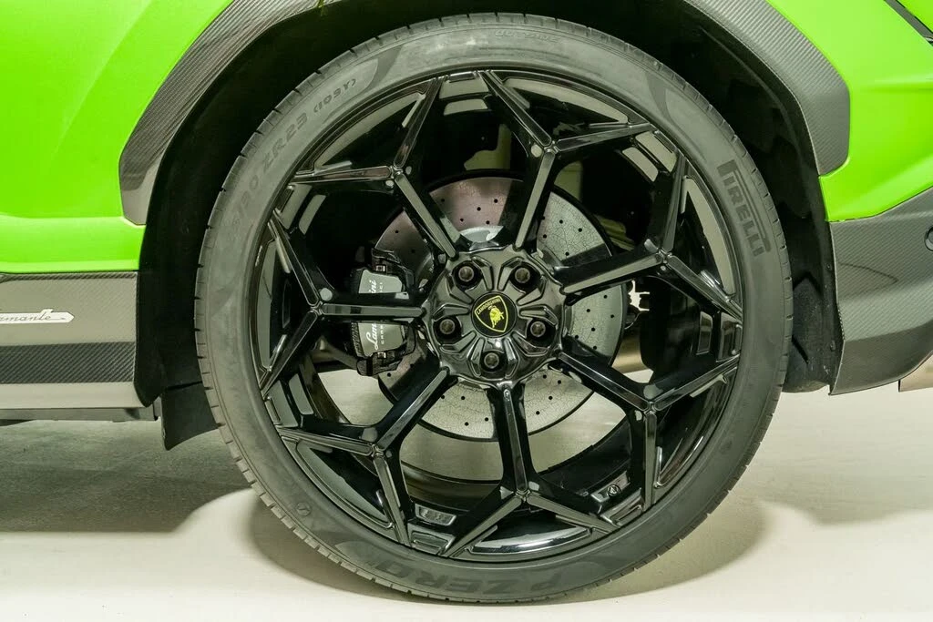 2024 Lamborghini Urus Performante - Image 13 of 31