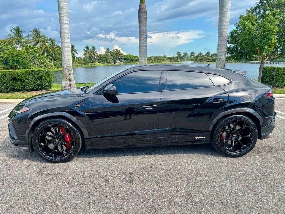 2024 Lamborghini Urus Performante - Image 10 of 31