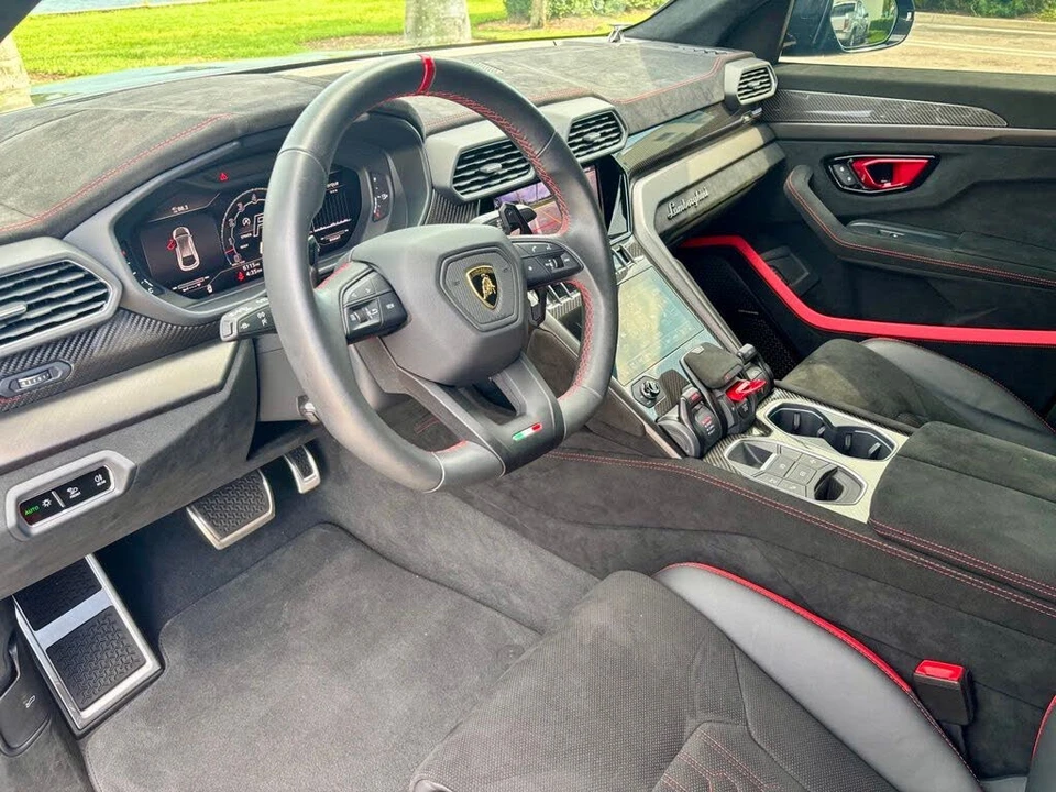 2024 Lamborghini Urus Performante - Image 16 of 31