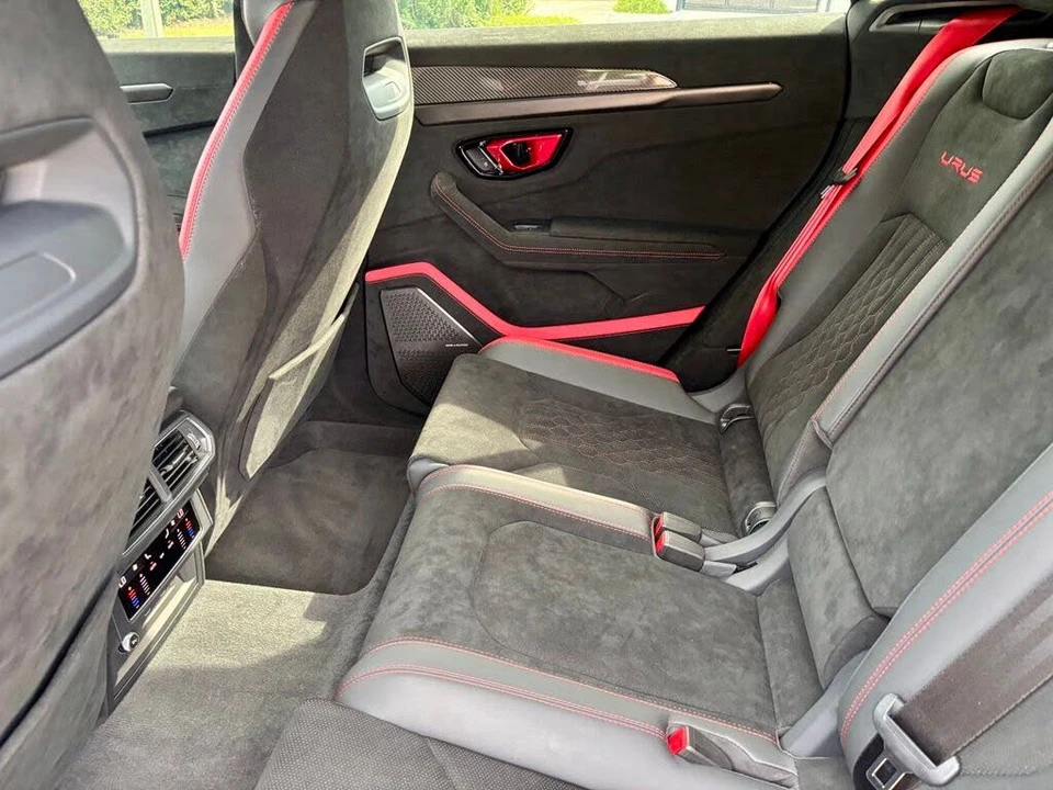 2024 Lamborghini Urus Performante - Image 19 of 31