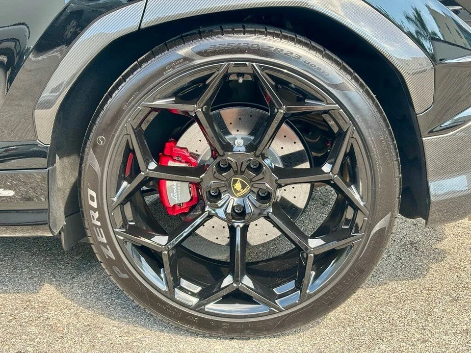 2024 Lamborghini Urus Performante - Image 14 of 31