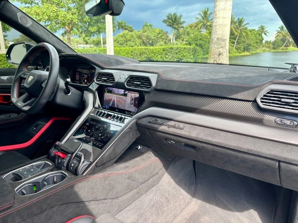 2024 Lamborghini Urus Performante - Image 23 of 31